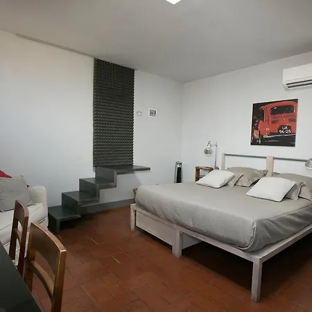 The Trastevere Painter Penthouse Řím