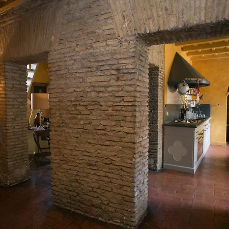 The Trastevere Painter Penthouse * Řím
