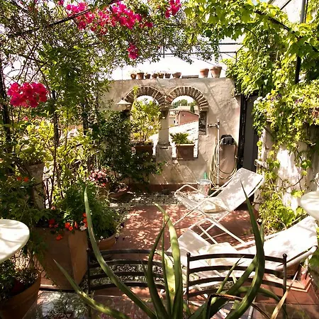 The Trastevere Painter Penthouse Řím